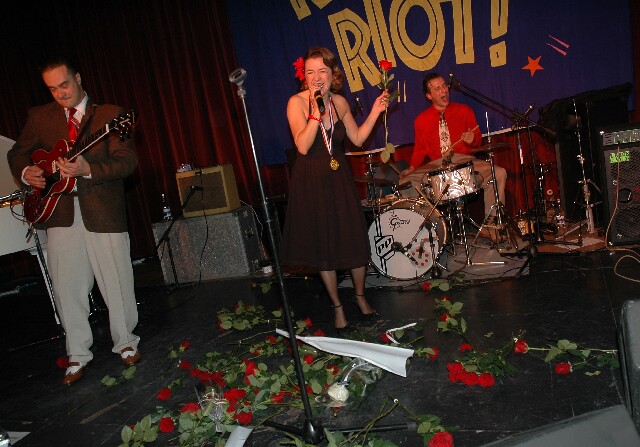 min 2006 11 25 riot 336